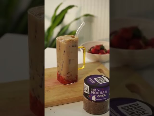 Strawberry Mocha Latte: A Fruity Coffee Smoothie You’ll Crave!